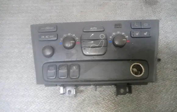 Volvo V70 Climate control unit 9452368