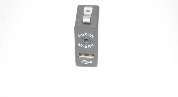 BMW i3 USB socket connector 9266607 84109266607