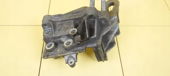 Ford Grand C-MAX Engine mounting bracket BM5G6F001EC 21SP59