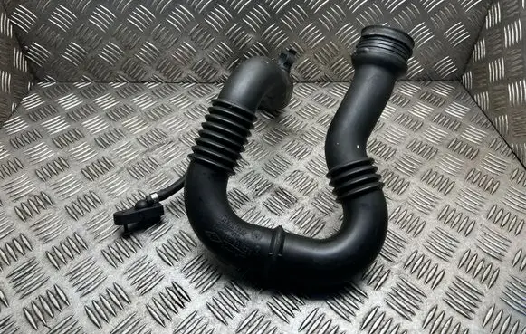 Opel Vivaro Intercooler hose/pipe 8200470985