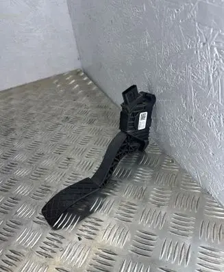 Volkswagen Golf Sportsvan Accelerator throttle pedal 5Q1723503J 6PV010621