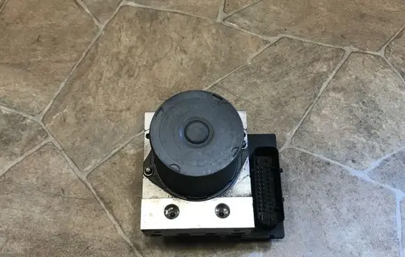 BMW 5 E60 E61 ABS Pump 6767235