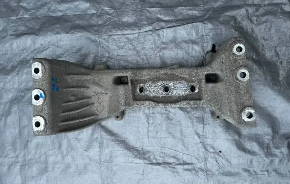 Jeep Grand Cherokee WL Gearbox mounting bracket 68428575AA