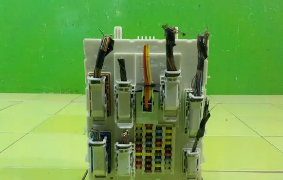 Ford Focus Fuse box set F1FT14014ABA XP213