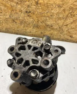 Jeep Grand Cherokee (WK) Power steering pump