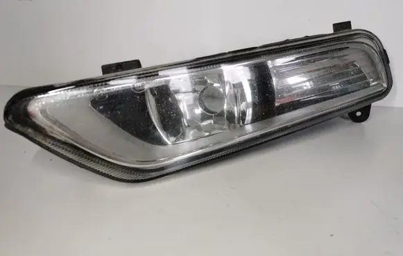 Volkswagen PASSAT B7 Front fog light 176623