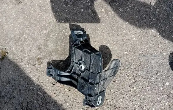Opel Meriva B ABS pump bracket 13270689 329510614