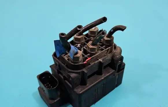 Jeep Grand Cherokee Air suspension valve block 15-1524-00332 IMPRK1512763