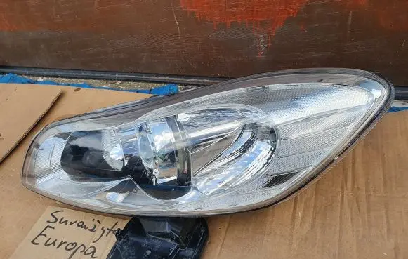 Volvo C30 Headlight/headlamp 0301255201