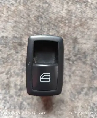 Mercedes-Benz A W169 Quarter vent window switch A2518200510 03128150 905167930