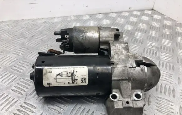 BMW 5 F10 F11 Starter motor 8570383 0001148015