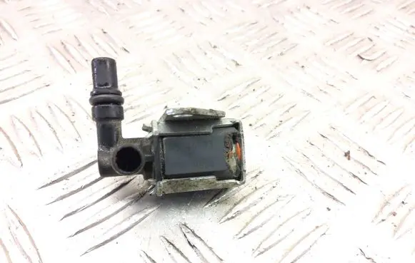 Mitsubishi Outlander Vacuum valve k5t46693
