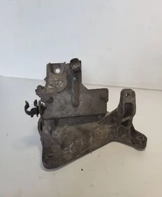 BMW 3 E90 E91 Engine mounting bracket 22116760309