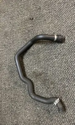 BMW 5 F10 F11 Engine coolant pipe/hose 6421922