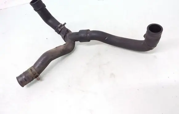 Ford Focus Breather hose/pipe XS4Q6K869BC