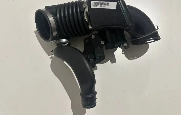 BMW X3 G01 Air intake duct part 13718583647