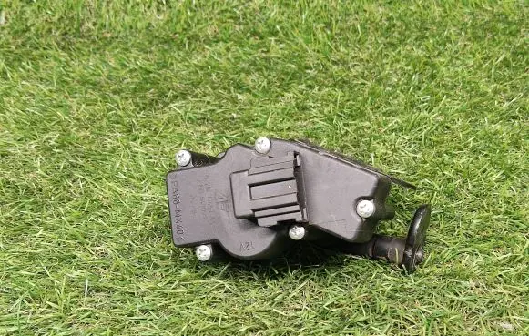 Volkswagen Sharan Vent window/glass motor 7M0847079 95VW14453AA