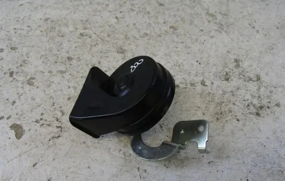 Mercedes-Benz GLA H247 Horn signal A2475403206