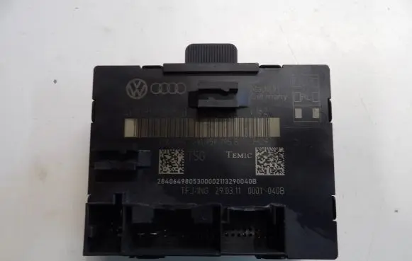 Volkswagen Touareg II Door control unit/module 4H0959795B 4H0959795