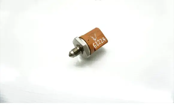 Audi A5 8T 8F Fuel pressure sensor 06J906051D