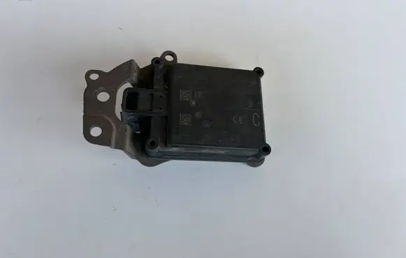 Toyota Camry VIII XV70 Distronic sensor radar 8821006100 MI041832