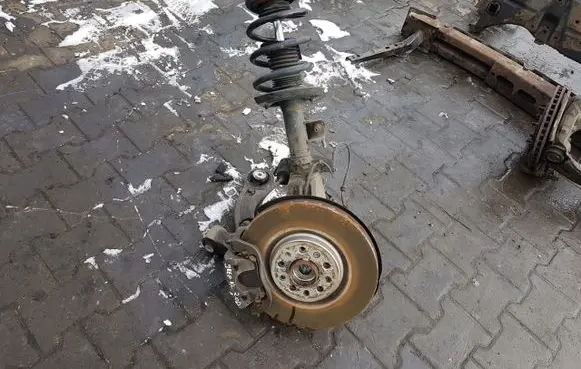 Jeep Cherokee Front wheel hub spindle knuckle