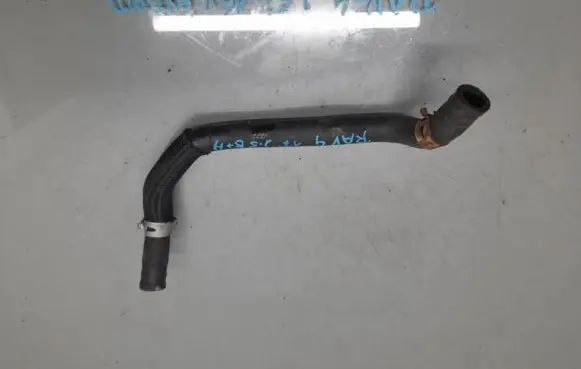 Toyota RAV 4 (XA40) Engine coolant pipe/hose