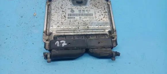 Skoda Octavia Mk1 (1U) Engine control unit/module 038906019R 28SA4762 0281010517