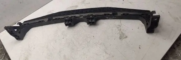 Volkswagen PASSAT CC Front bumper mounting bracket 3C8807571