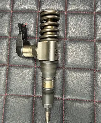 Volkswagen PASSAT B6 Fuel injector 03G130 042002 110829