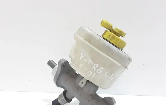 Volkswagen Touareg I Master brake cylinder 03350884921