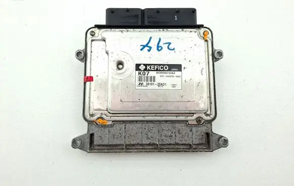 Hyundai Accent Engine control unit/module 3910126AD1 9030930743A4 GMC644DFS55000