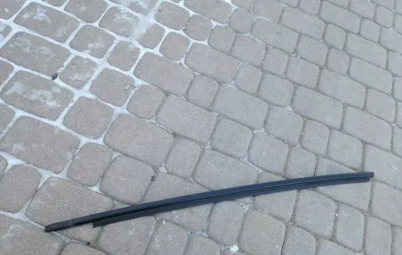 Front door rubber seal