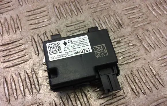 Opel Insignia B Door central lock control unit/module 13523281