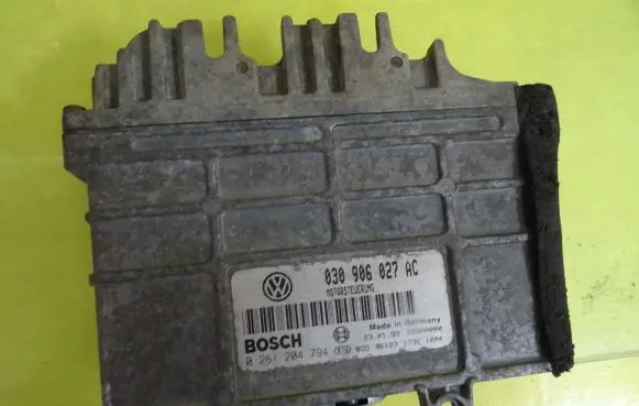 Volkswagen Polo III 6N 6N2 6NF Engine control unit/module 030906027AC 0261204794