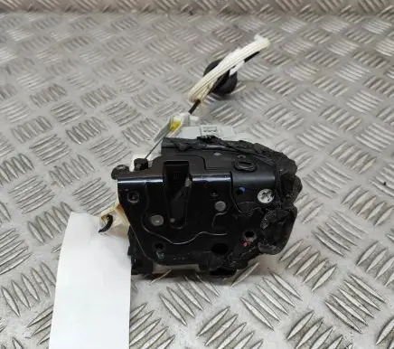 Porsche Macan (95B) Rear door lock 8K0839016E