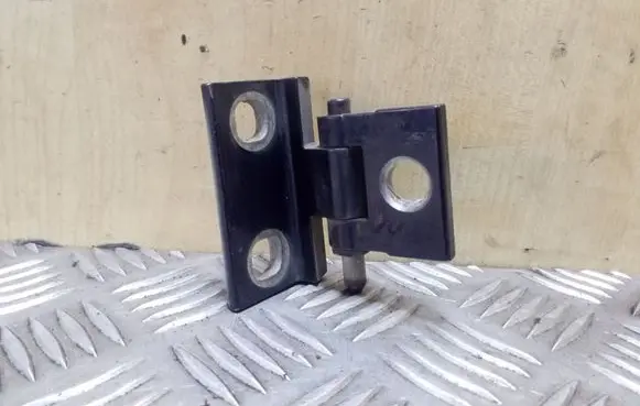 Volvo V70 Front door lower hinge 