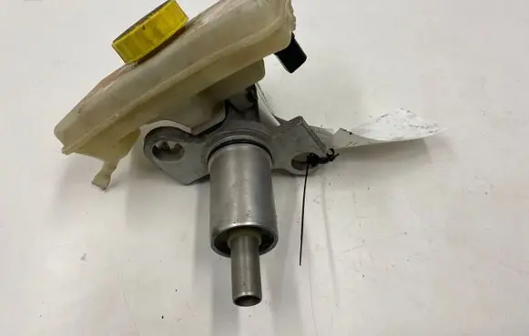 Audi A4 S4 B7 8E 8H Master brake cylinder 8E0611021