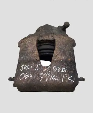 Volkswagen Golf V Front brake caliper