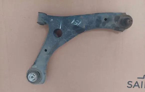 Chrysler Voyager Front lower control arm/wishbone 7228488095