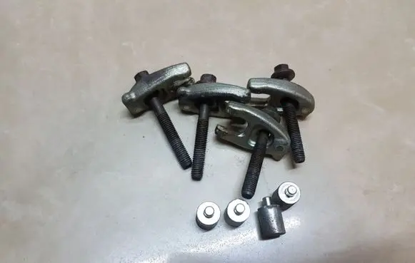 Nissan Qashqai Fuel Injector clamp holder