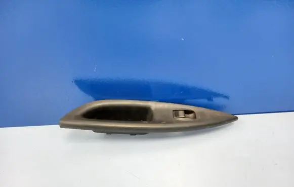 Mazda 6 Electric window control switch GJ6A685L6