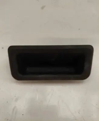 Hyundai i30 Tailgate/boot open switch button 81260A600