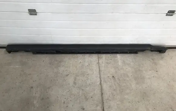 Sill/side skirt trim