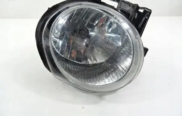 Nissan Juke I F15 Headlight/headlamp
