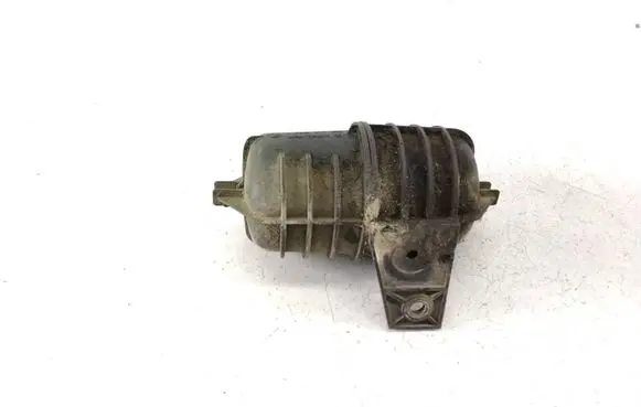 Vacuum air tank