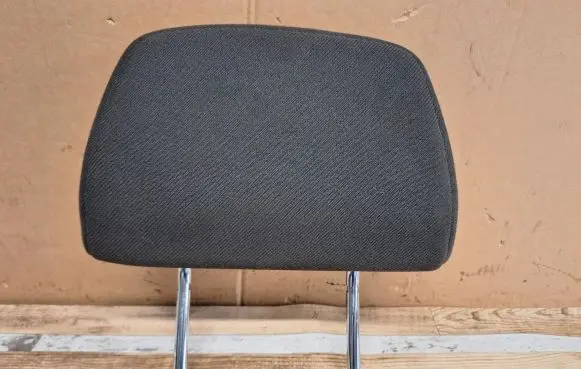 Opel Astra H Front seat headrest 