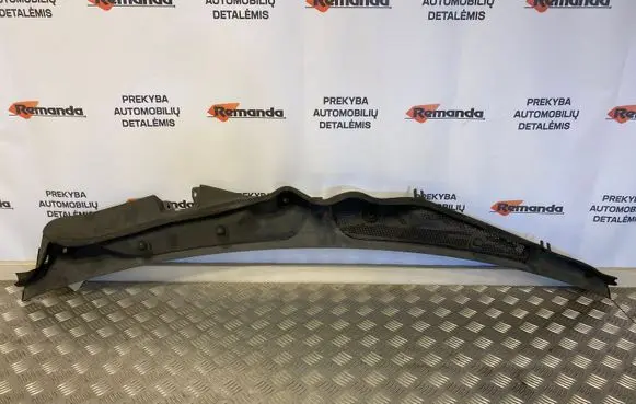 Mercedes-Benz E W212 Wiper trim A2128301013 A2128300013