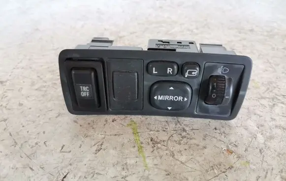 Toyota Avensis T250 Wing mirror switch 183575