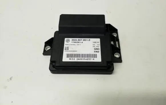 Volkswagen Tiguan Hand brake control module 3AA907801E